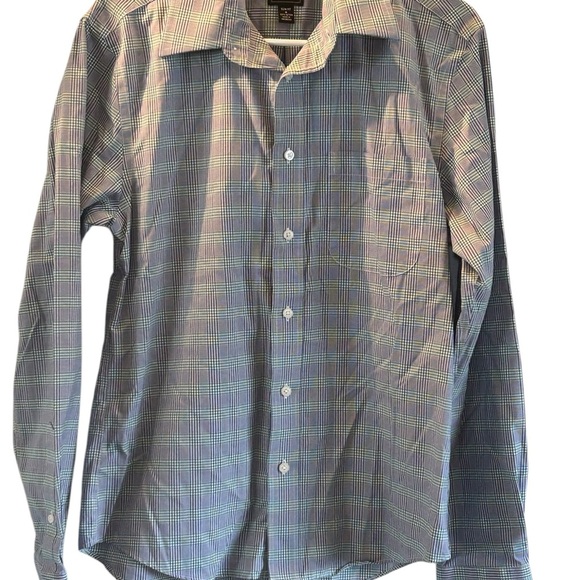 Jos A Bank Traveler Button Shirt Medium Business Professional - Picture 1 of 3